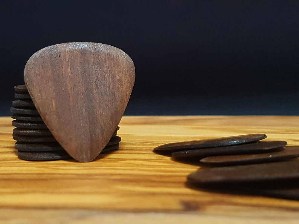 wooden-guitar-pick-luxury-pick-pena-gia-kithara_125304