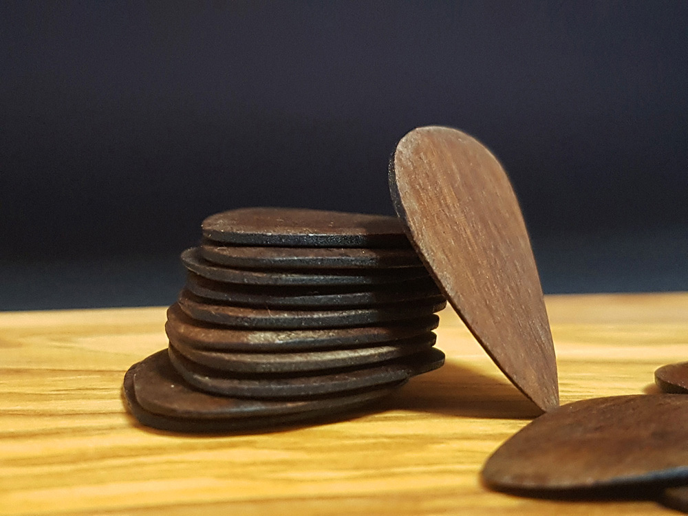 wooden-guitar-pick-luxury-pick-pena-gia-kithara_125447