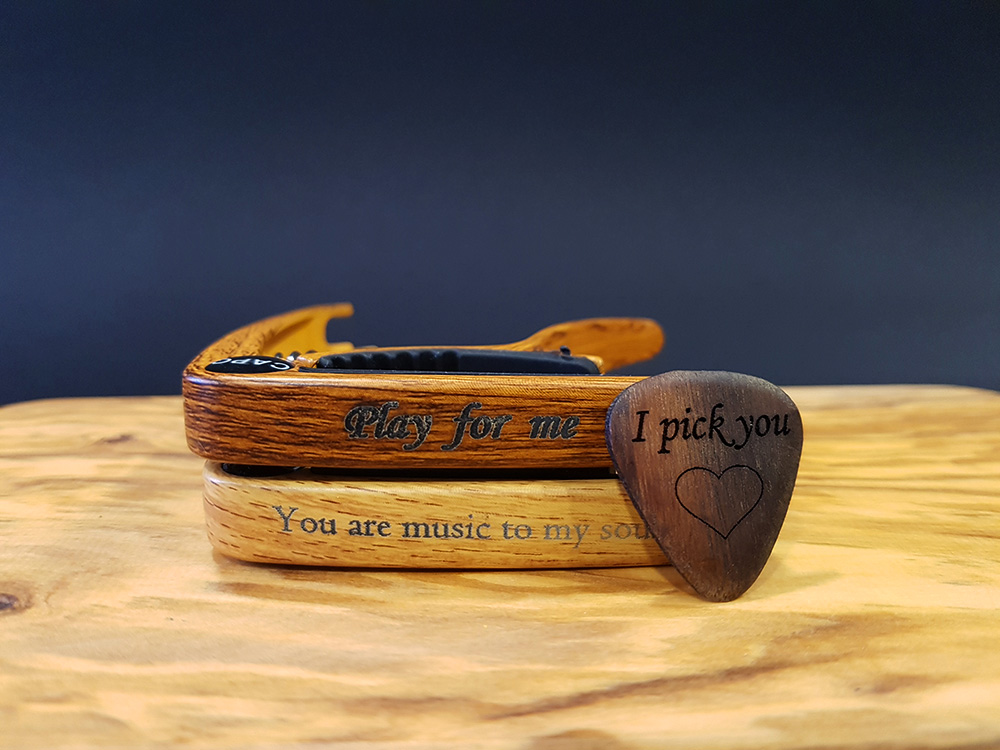 guitar-capo-gift-for-guitarist-210306_0023