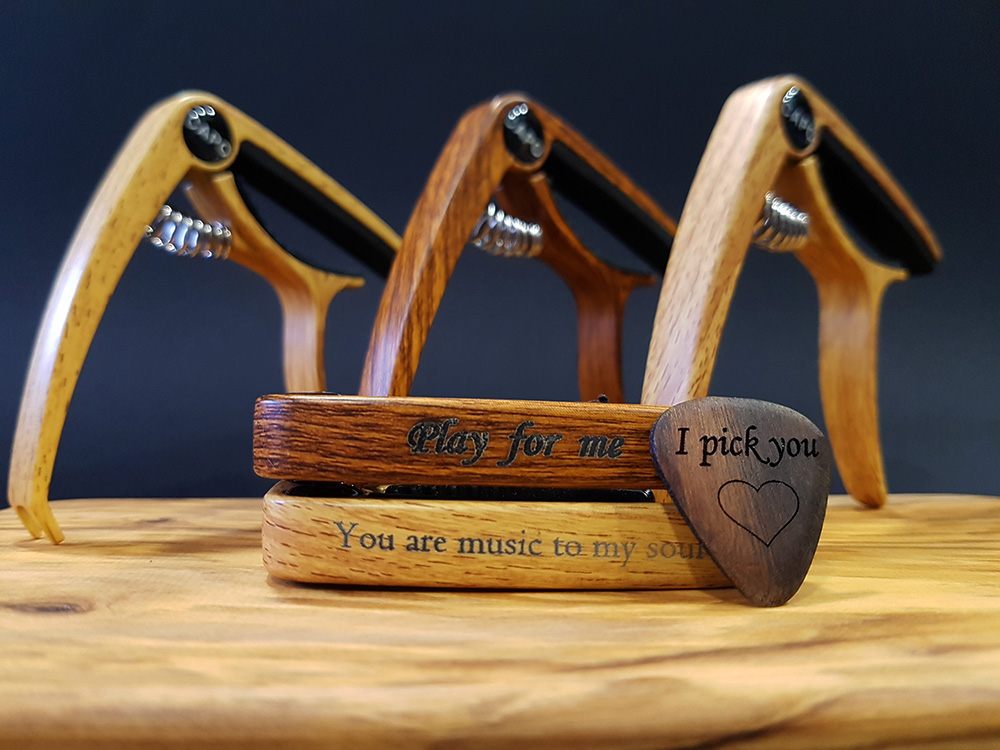guitar-capo-gift-for-guitarist-210306_0024