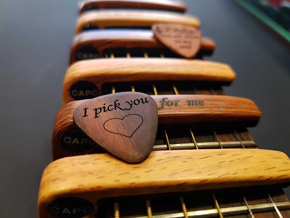 guitar-capo-gift-for-guitarist-210306_0027