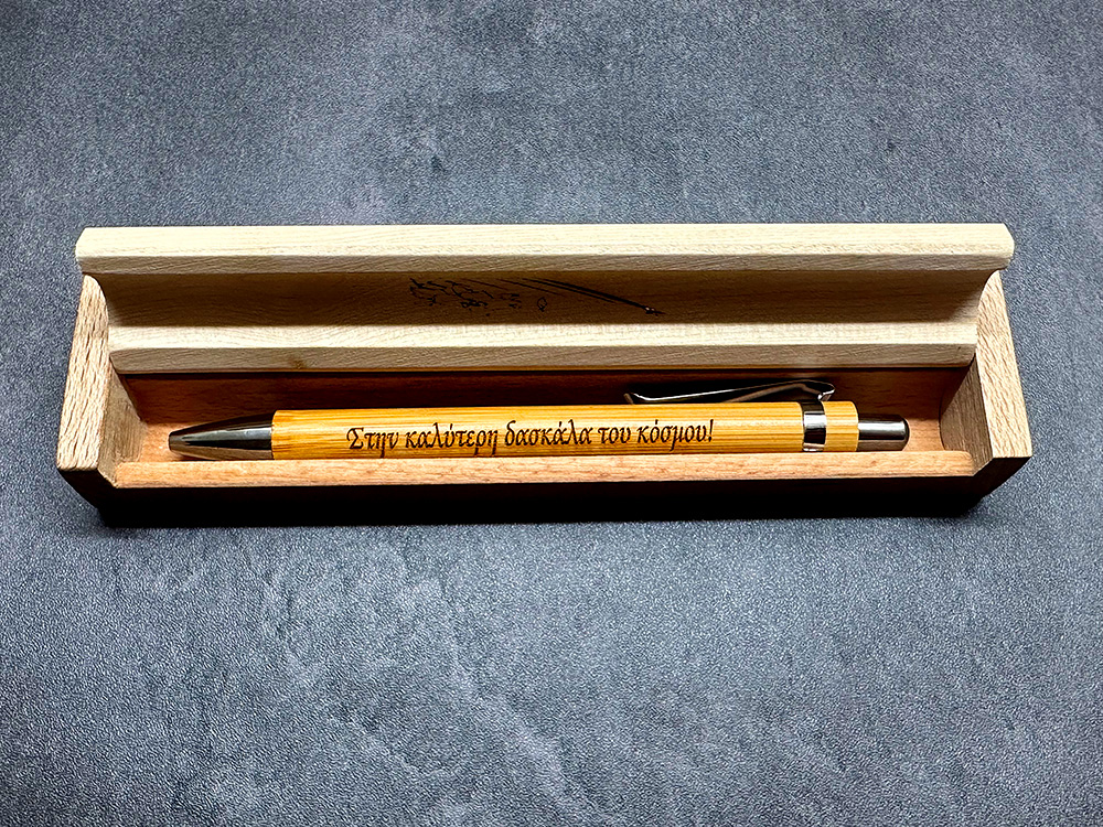 custom-pen-with-wooden-case-personaliezed-gift-picka-a-note_1103