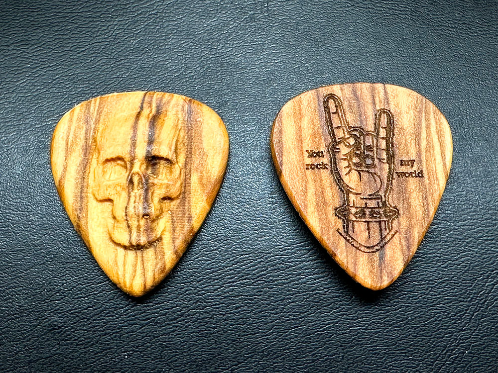 guitar-pick-skull-rock-olive-wood-guitar-player-gift-_2874