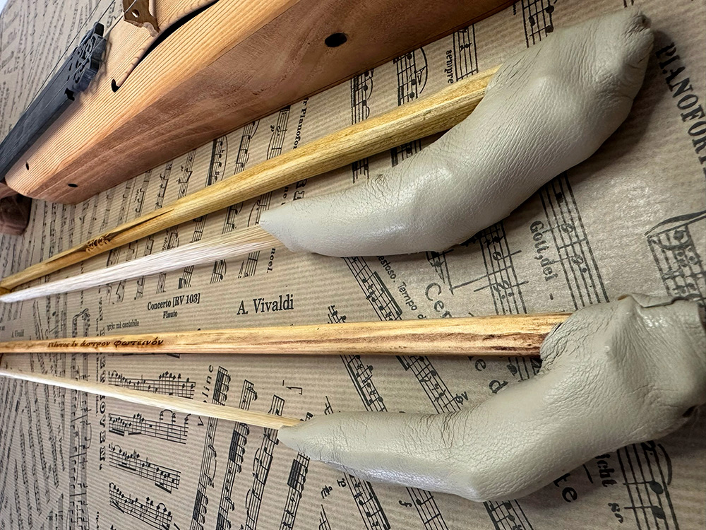 custom-handmade-bow-for-lyra-pontiaki-pickanote_6655