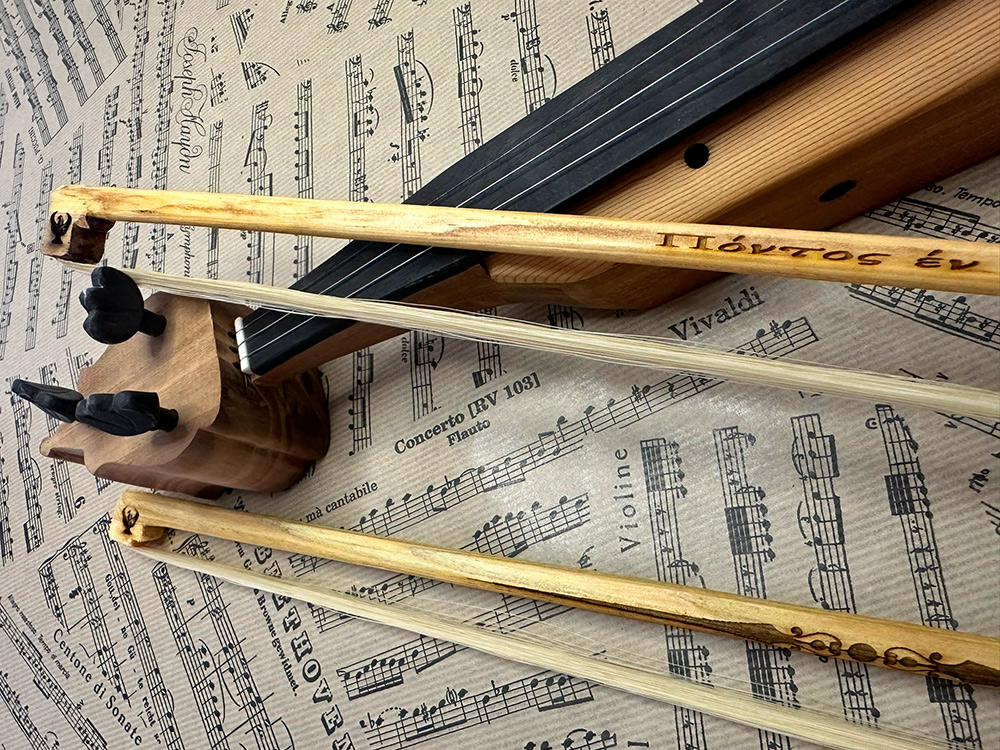 custom-handmade-bow-for-lyra-pontiaki-pickanote_6667