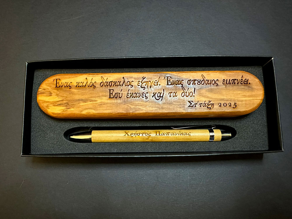 gift-for-teacher-pen-with-olive-wooden-case-pickanote_0964