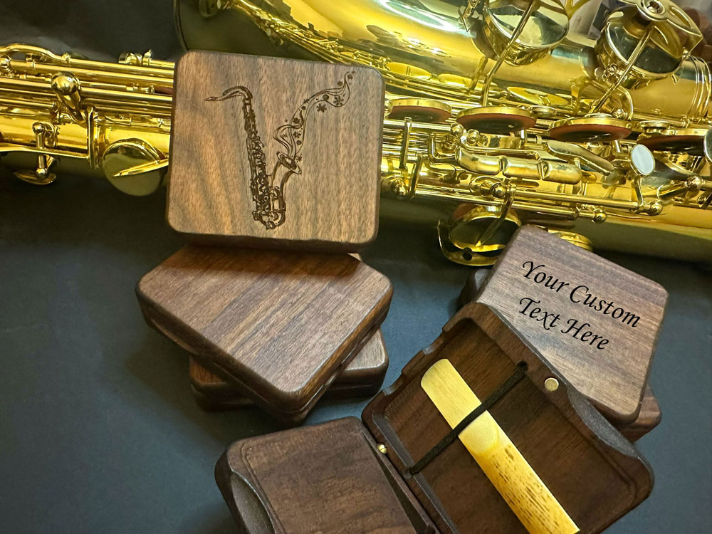 saxophone-tenoro-reed-case-walnut-wood-gift-idea_3283